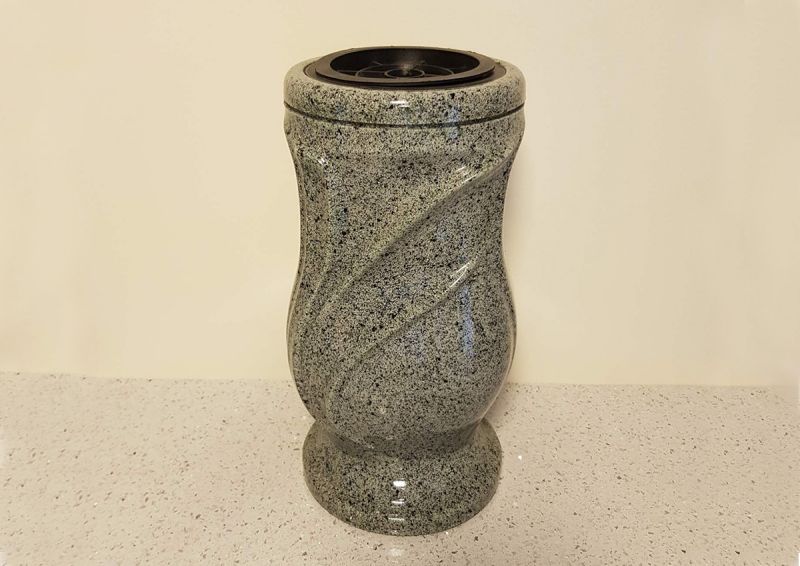 Akmens masės vaza (VAZ8)
