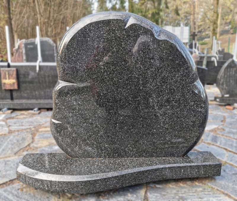 Kareliško juodo granito paminkals (KUL27)