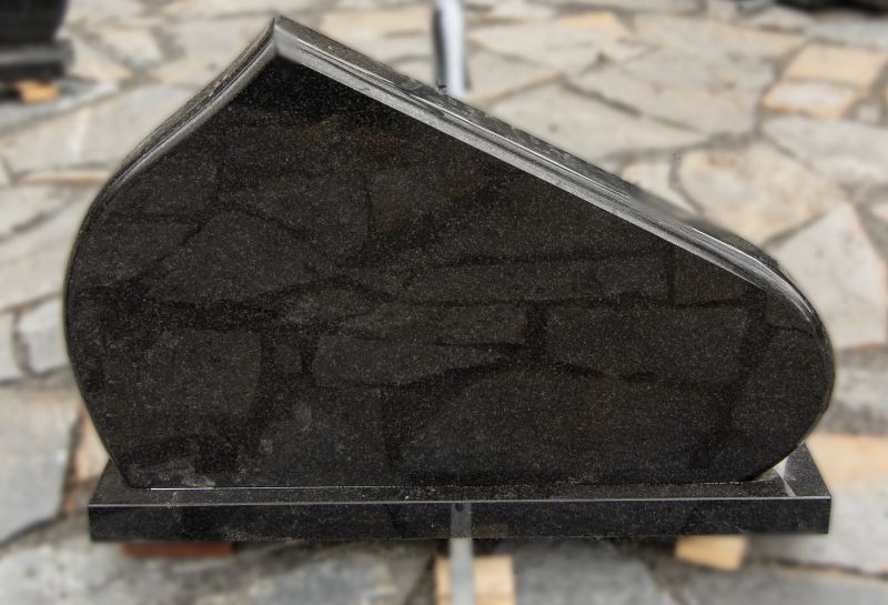 Pailgas juodo granito paminklas (VPM6)