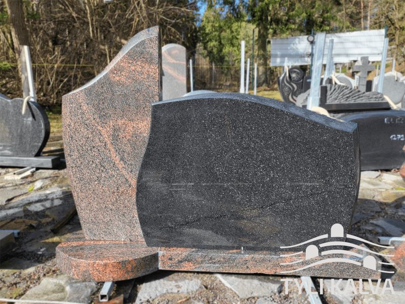 Rausvo ir juodo granito paminklas (AKR17)