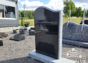 Šviesaus ir juodo granito paminklas (AKE41)