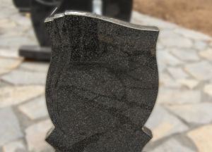 Tamsiai pilkos spalvos granito paminklas (P1191)