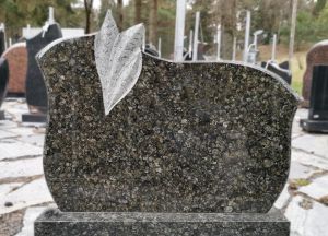 Žalsvo Baltic Green granito paminklas (KEL39)